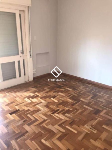 Apartamento com 3 quartos, 2 banheiros e 150m² à venda no bairro Centro, Pelotas