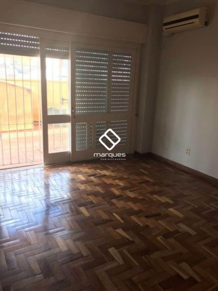 Apartamento com 3 quartos, 2 banheiros e 150m² à venda no bairro Centro, Pelotas