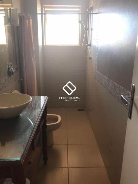 Apartamento com 3 quartos, 2 banheiros e 150m² à venda no bairro Centro, Pelotas