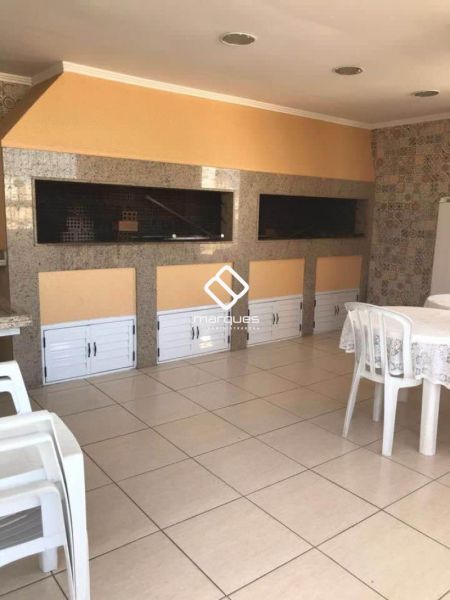 Apartamento com 3 quartos, 2 banheiros e 150m² à venda no bairro Centro, Pelotas