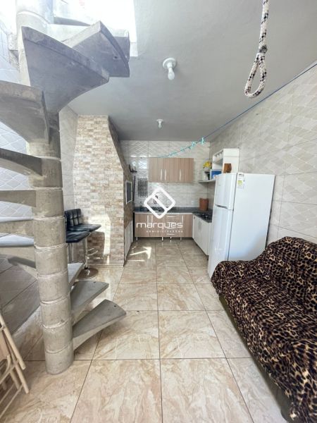 Casa com 3 quartos, 2 banheiros e 193m² à venda no bairro Três Vendas, Pelotas