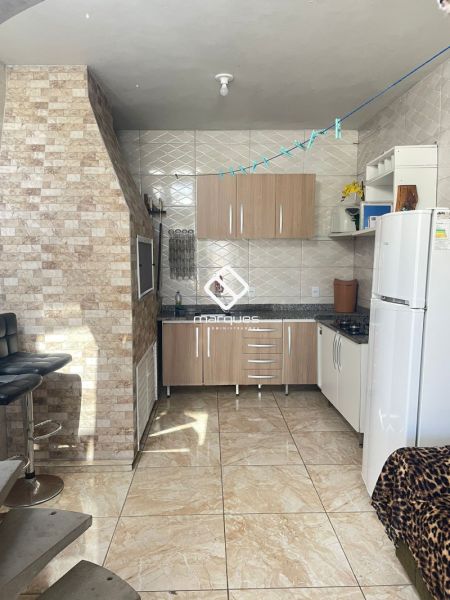 Casa com 3 quartos, 2 banheiros e 193m² à venda no bairro Três Vendas, Pelotas