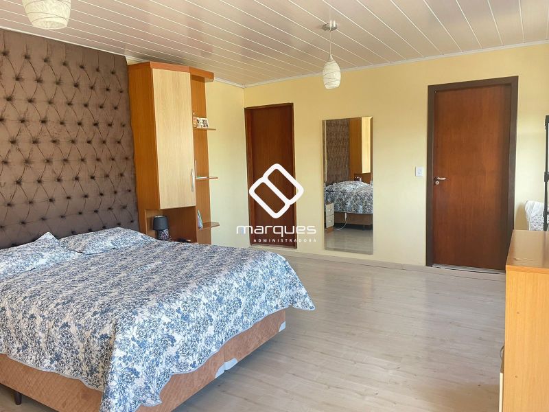 Casa com 3 quartos, 2 banheiros e 193m² à venda no bairro Três Vendas, Pelotas