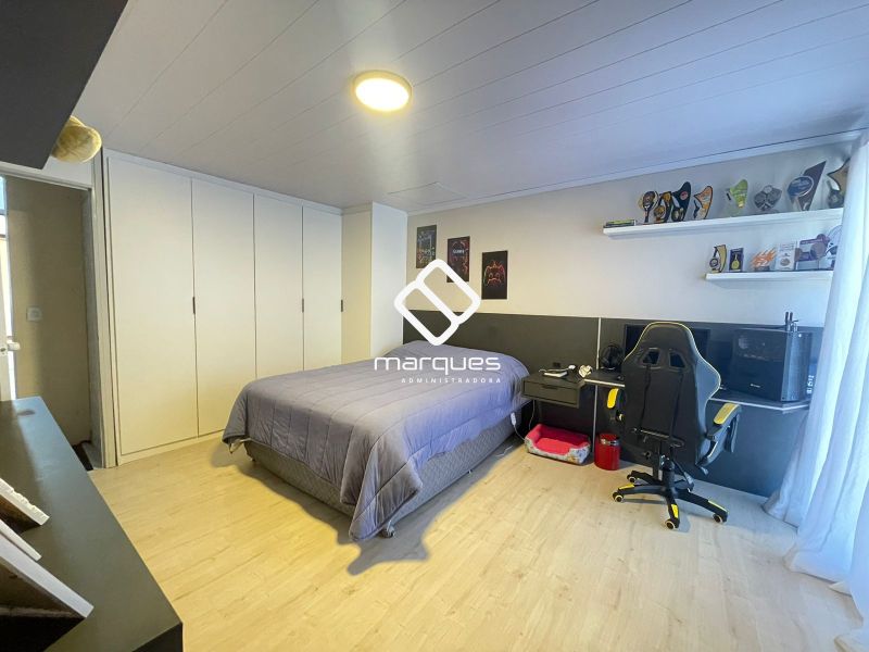 Casa com 3 quartos, 2 banheiros e 193m² à venda no bairro Três Vendas, Pelotas