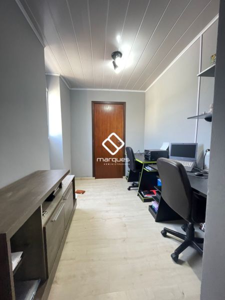 Casa com 3 quartos, 2 banheiros e 193m² à venda no bairro Três Vendas, Pelotas