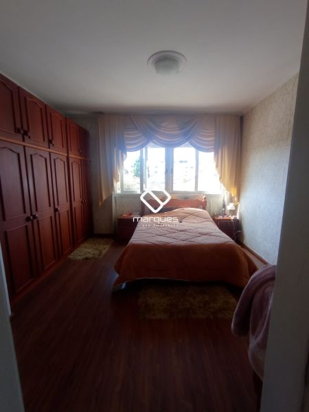 Apartamento com 3 quartos, 3 banheiros e 240m² à venda no bairro Centro, Pelotas