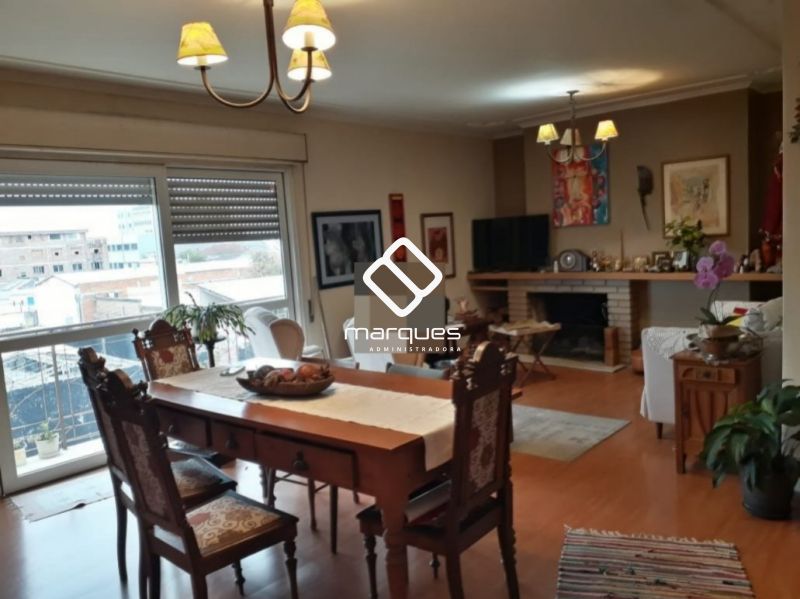 Apartamento com 3 quartos, 2 banheiros e 157m² à venda no bairro Centro, Pelotas