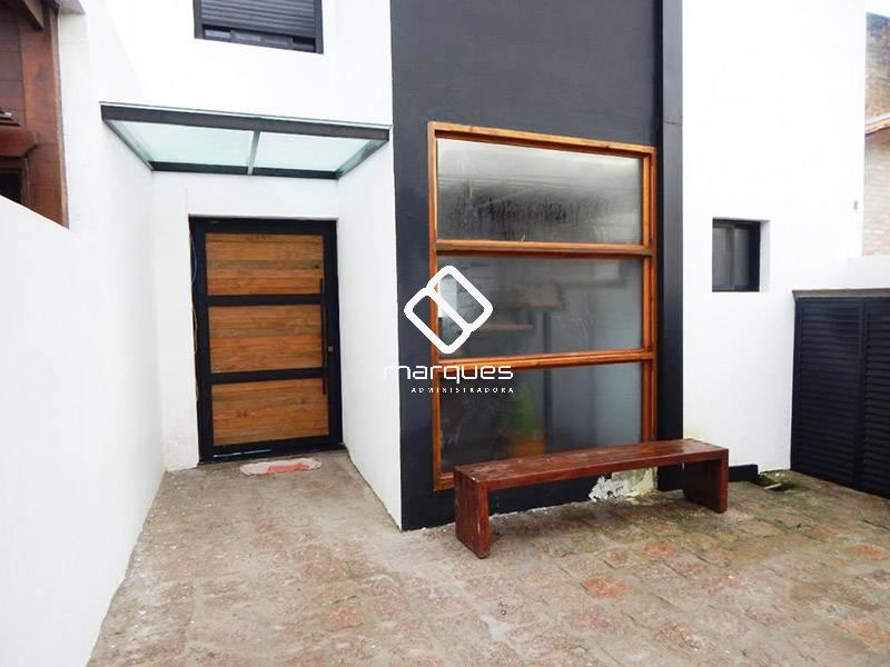 Casa com 3 quartos, 2 banheiros e 100m² à venda no bairro Recanto de Portugal, Pelotas