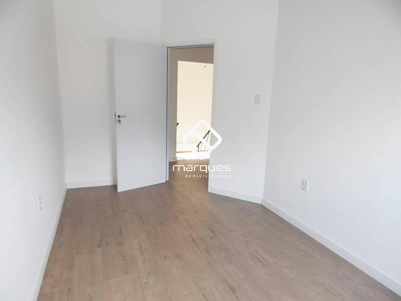 Casa com 3 quartos, 2 banheiros e 100m² à venda no bairro Recanto de Portugal, Pelotas