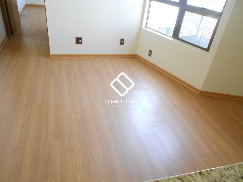 Apartamento com 1 quarto, 1 banheiro e 55m² à venda no bairro Centro, Pelotas
