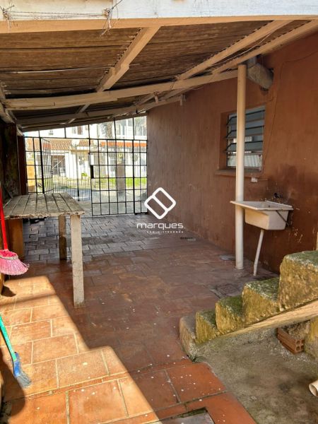 Casa com 2 quartos, 2 banheiros e 125m² à venda no bairro Areal, Pelotas