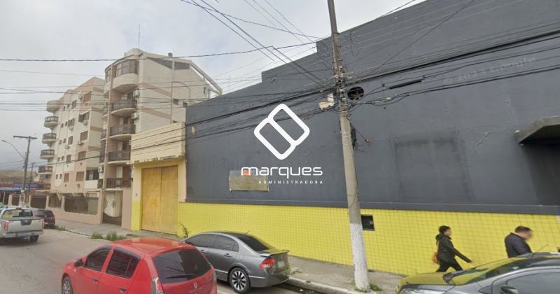 Pavilhão com 2 banheiros e 1450m² à venda no bairro Centro, Pelotas