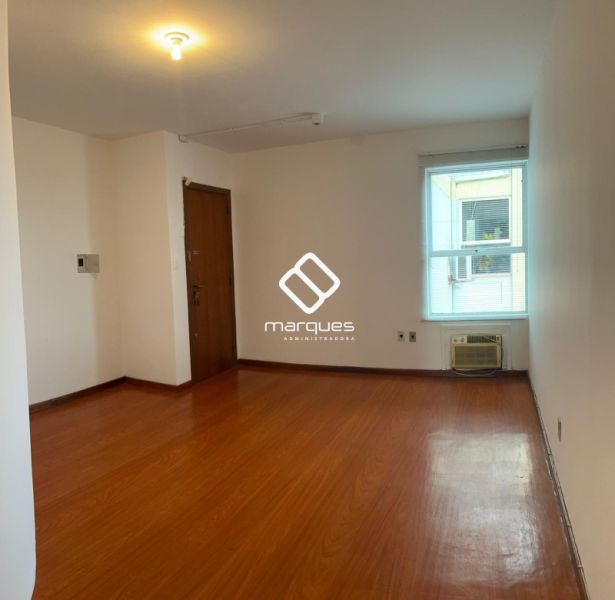 Sala com 1 quarto, 1 banheiro e 51m² à venda no bairro Centro, Pelotas