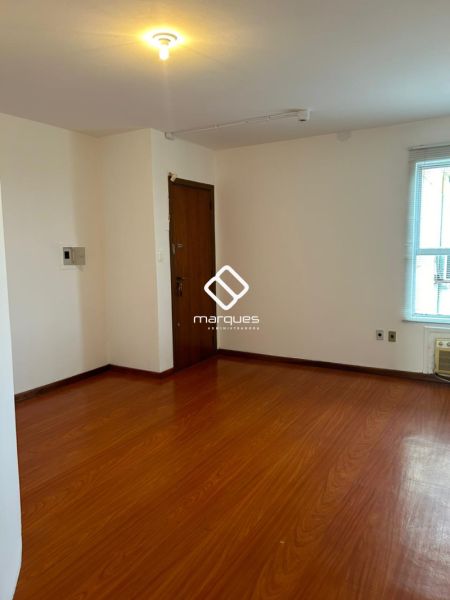 Sala com 1 quarto, 1 banheiro e 51m² à venda no bairro Centro, Pelotas