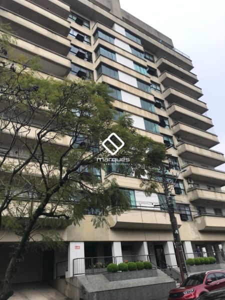 Apartamento com 3 quartos, 2 banheiros e 147m² à venda no bairro Centro, Pelotas