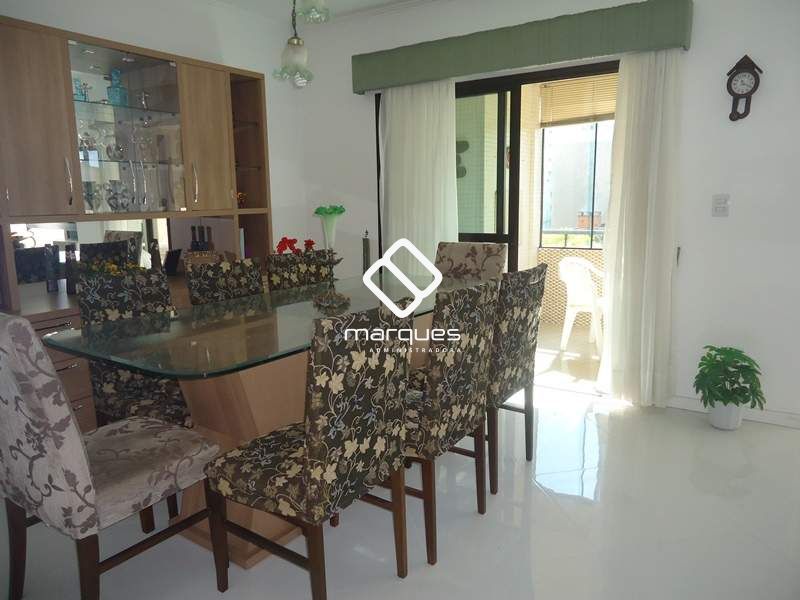 Apartamento com 3 quartos, 2 banheiros e 147m² à venda no bairro Centro, Pelotas