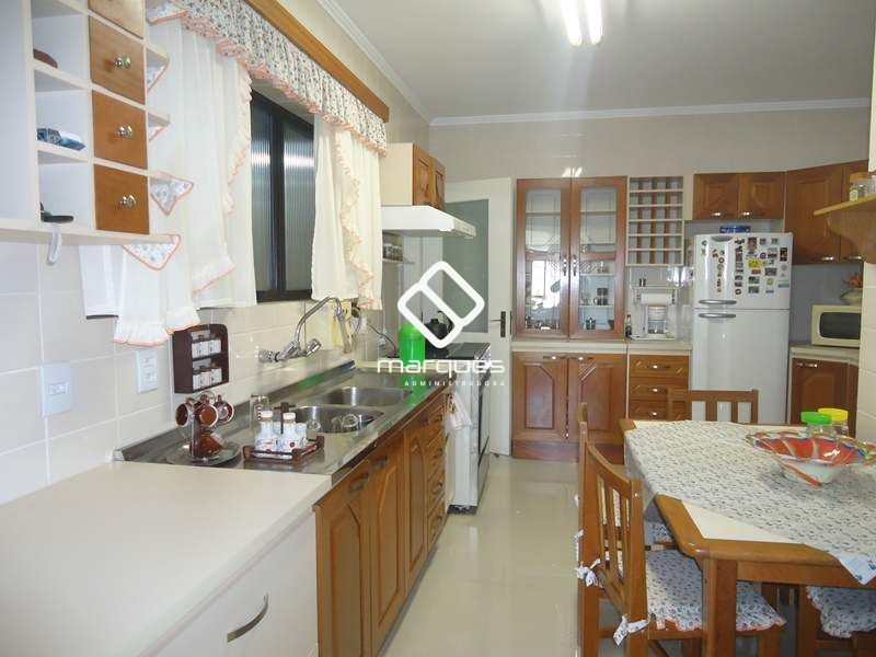 Apartamento com 3 quartos, 2 banheiros e 147m² à venda no bairro Centro, Pelotas