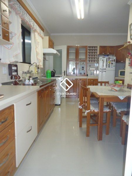 Apartamento com 3 quartos, 2 banheiros e 147m² à venda no bairro Centro, Pelotas