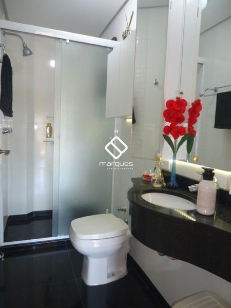 Apartamento com 3 quartos, 2 banheiros e 147m² à venda no bairro Centro, Pelotas