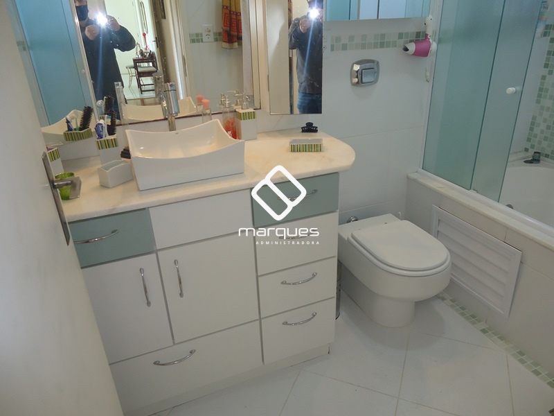 Apartamento com 3 quartos, 2 banheiros e 147m² à venda no bairro Centro, Pelotas
