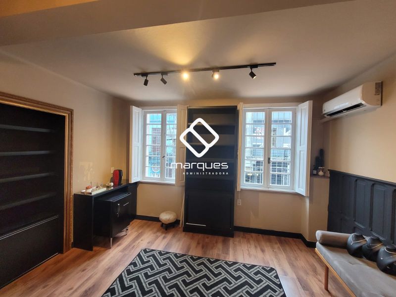 Sala com 20m² à venda no bairro Centro, Pelotas