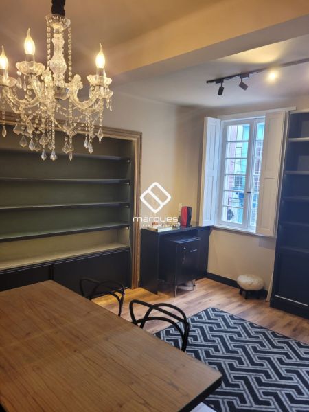 Sala com 20m² à venda no bairro Centro, Pelotas