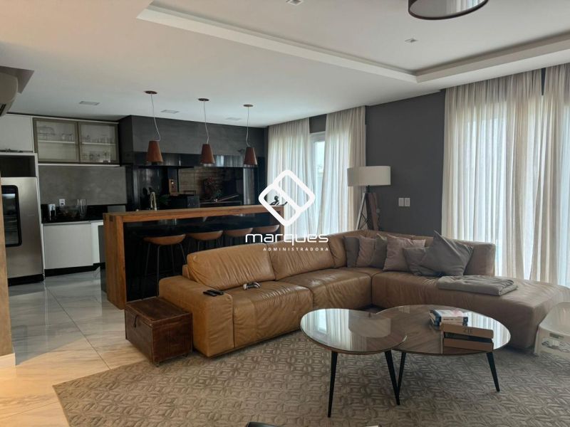 Casa com 4 quartos, 2 banheiros e 296m² à venda no bairro São Gonçalo, Pelotas