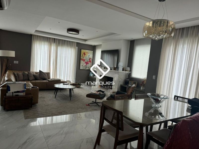 Casa com 4 quartos, 2 banheiros e 296m² à venda no bairro São Gonçalo, Pelotas