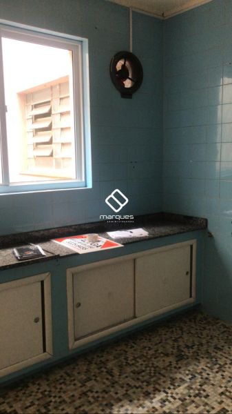 Apartamento com 3 quartos, 2 banheiros e 106m² à venda no bairro Centro, Pelotas