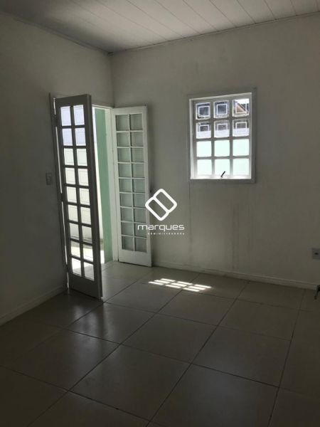 Casa com 3 quartos, 2 banheiros e 190m² à venda no bairro São Gonçalo, Pelotas