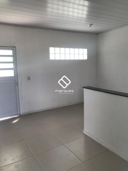Casa com 3 quartos, 2 banheiros e 190m² à venda no bairro São Gonçalo, Pelotas