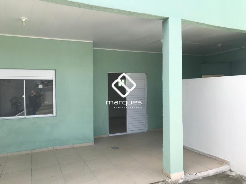Casa com 3 quartos, 2 banheiros e 190m² à venda no bairro São Gonçalo, Pelotas