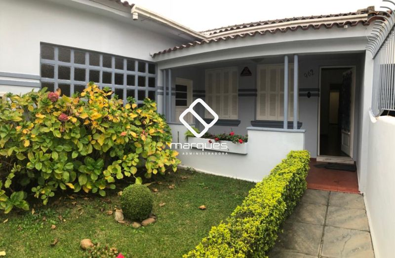 Casa com 3 quartos, 2 banheiros e 165m² à venda no bairro Centro, Pelotas