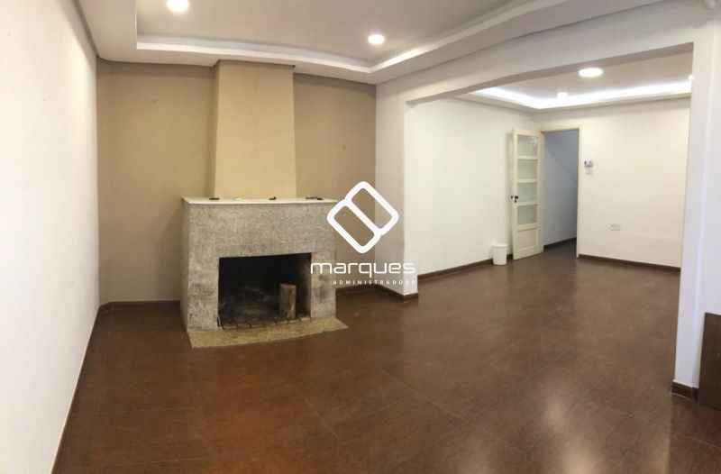 Casa com 3 quartos, 2 banheiros e 165m² à venda no bairro Centro, Pelotas