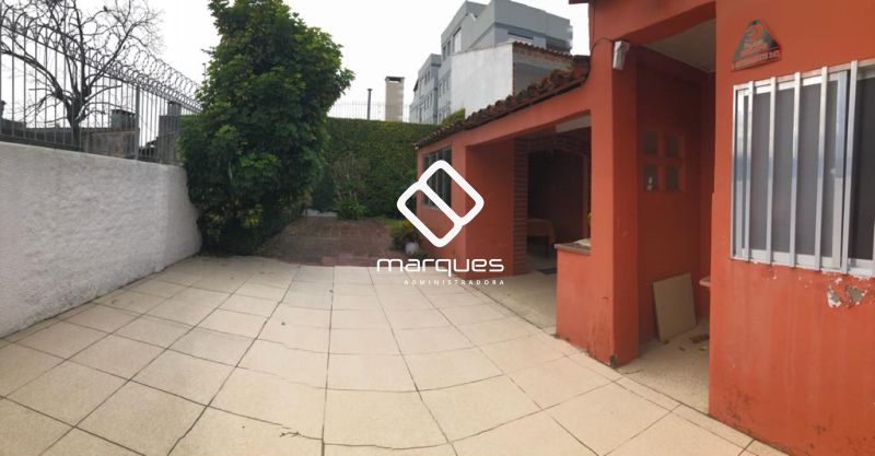 Casa com 3 quartos, 2 banheiros e 165m² à venda no bairro Centro, Pelotas