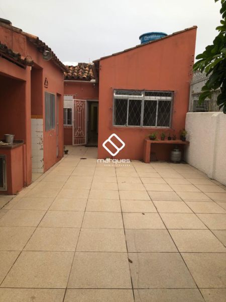 Casa com 3 quartos, 2 banheiros e 165m² à venda no bairro Centro, Pelotas