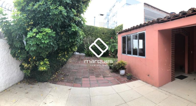 Casa com 3 quartos, 2 banheiros e 165m² à venda no bairro Centro, Pelotas