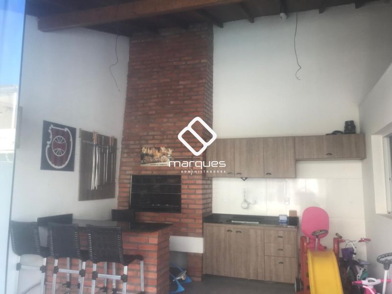Casa com 3 quartos, 1 banheiro e 223m² à venda no bairro Laranjal, Pelotas
