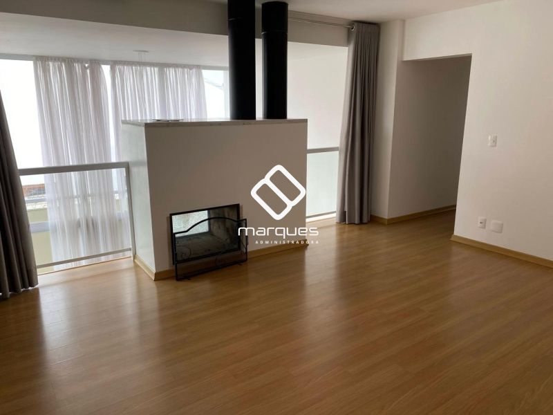 Casa com 3 quartos, 2 banheiros e 279m² à venda no bairro Laranjal, Pelotas