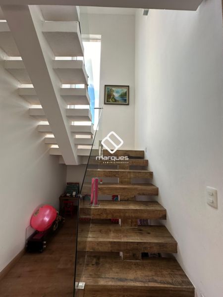 Casa com 3 quartos, 3 banheiros e 226m² à venda no bairro Laranjal, Pelotas