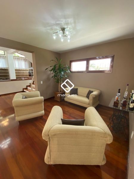 Casa com 3 quartos, 3 banheiros e 330m² à venda no bairro Colina do Sol, Pelotas