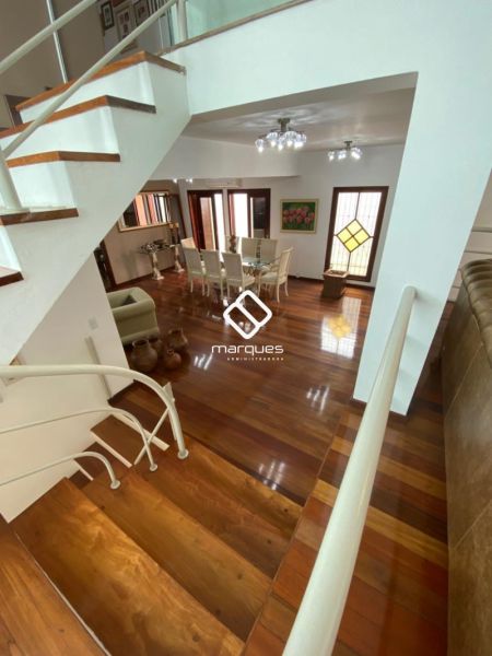 Casa com 3 quartos, 3 banheiros e 330m² à venda no bairro Colina do Sol, Pelotas