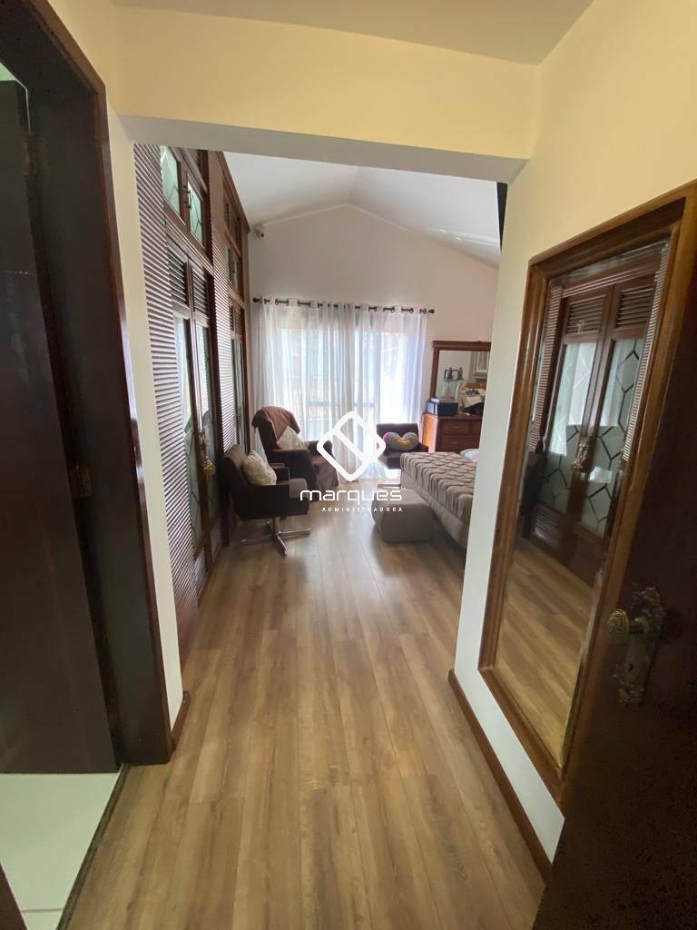 Casa com 3 quartos, 3 banheiros e 330m² à venda no bairro Colina do Sol, Pelotas