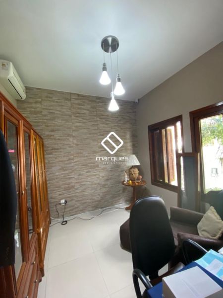 Casa com 3 quartos, 3 banheiros e 330m² à venda no bairro Colina do Sol, Pelotas
