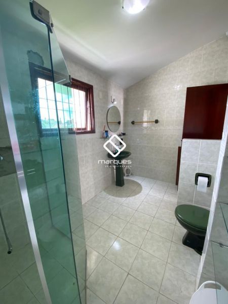 Casa com 3 quartos, 3 banheiros e 330m² à venda no bairro Colina do Sol, Pelotas