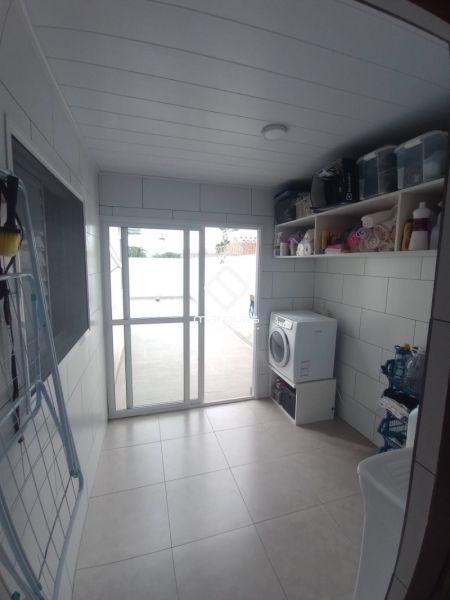 Casa com 2 quartos, 1 banheiro e 97m² à venda no bairro Areal, Pelotas