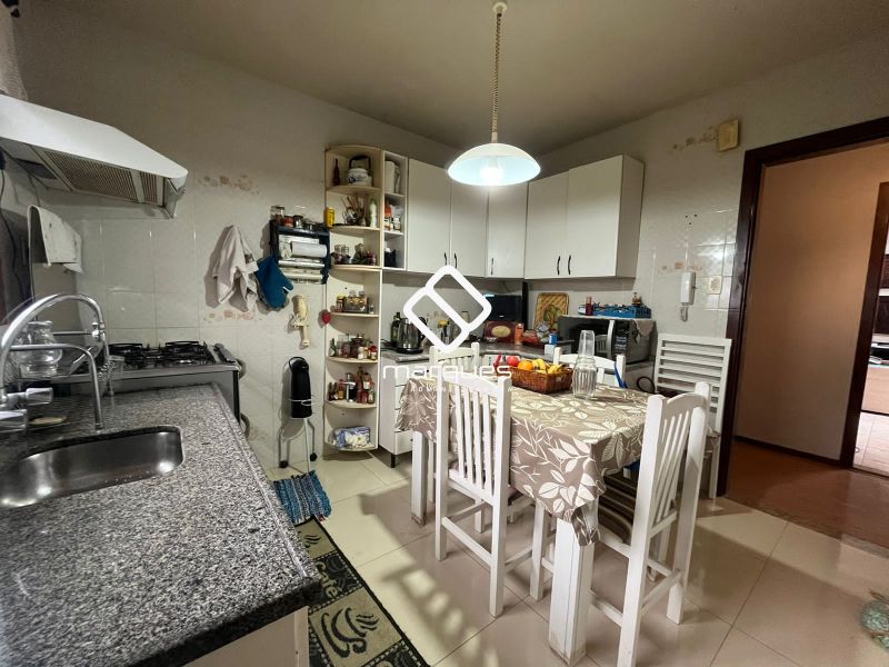 Cobertura com 3 quartos, 2 banheiros e 161m² à venda no bairro Centro, Pelotas