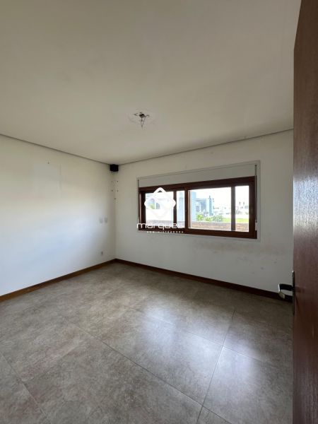 Casa com 4 quartos, 4 banheiros e 250m² à venda no bairro Laranjal, Pelotas