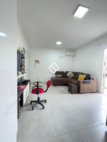 Casa com 2 quartos, 1 banheiro e 70m² à venda no bairro Fragata, Pelotas