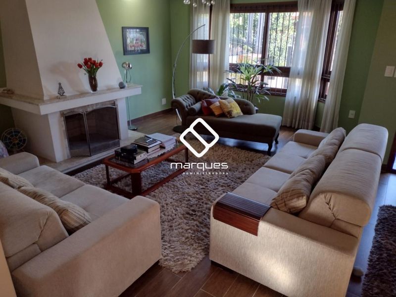 Casa com 3 quartos, 3 banheiros e 285m² à venda no bairro Três Vendas, Pelotas